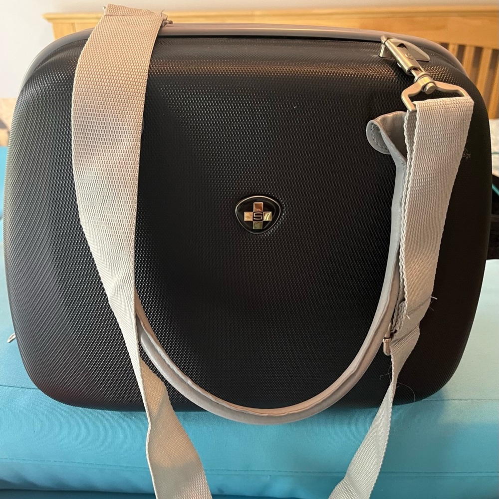 Swiss Hard case cosmetics or toiletry bag